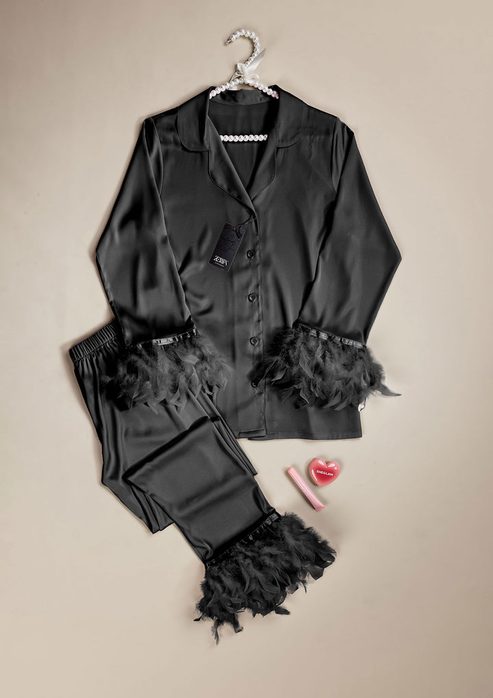 طقم بيجاما ساتان بلمسة ريش