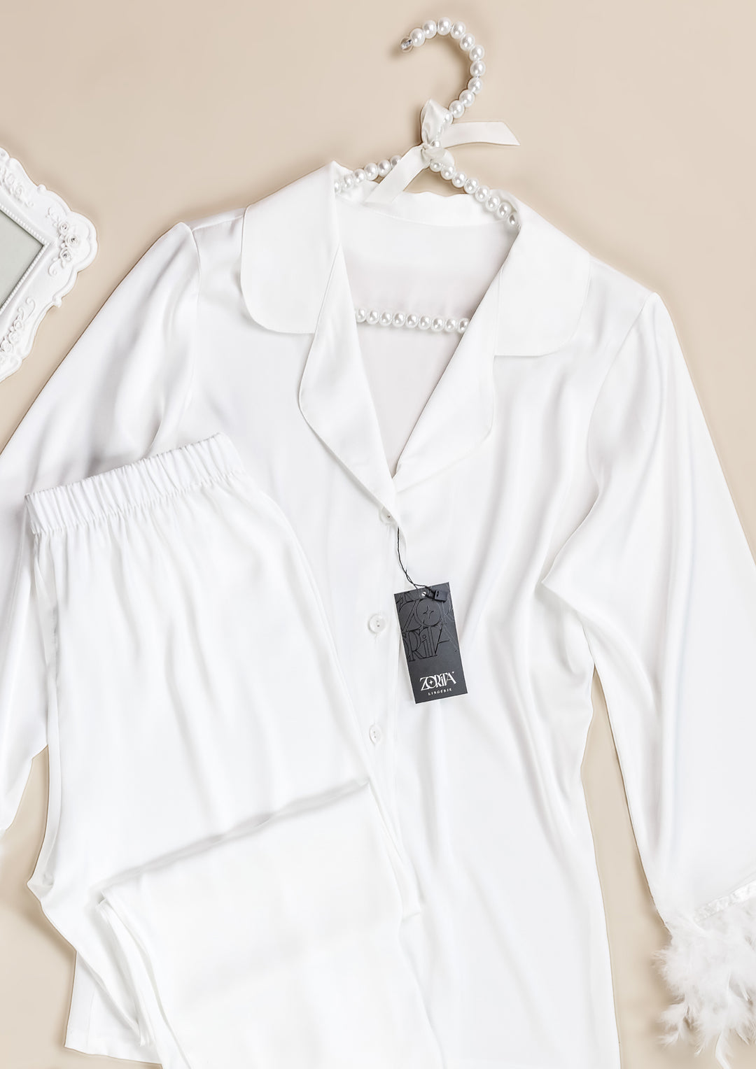 طقم بيجاما ساتان بلمسة ريش