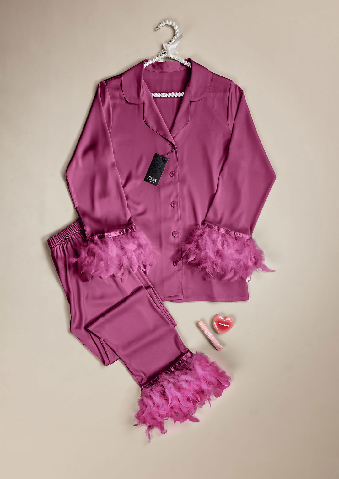 طقم بيجاما ساتان بلمسة ريش