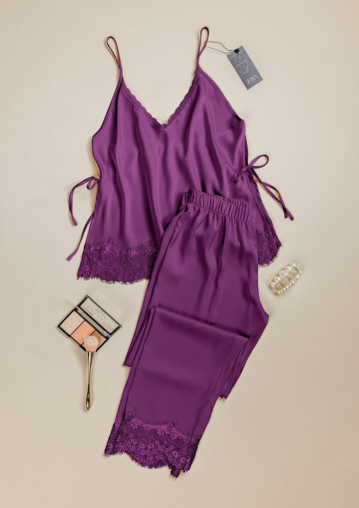 طقم بيجاما ساتان بلمسة دانتيل