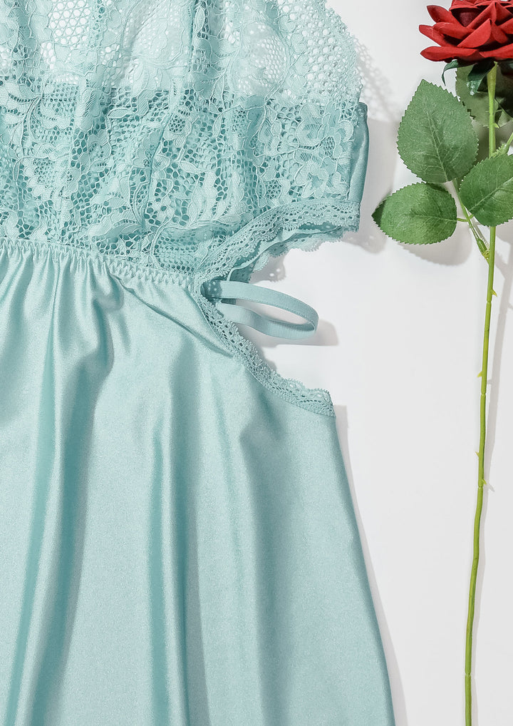 بيبي دول ساتان بحواف دانتيل