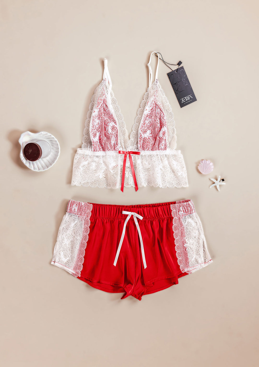 شورت ساتان بلمسة دانتيل أنيقة