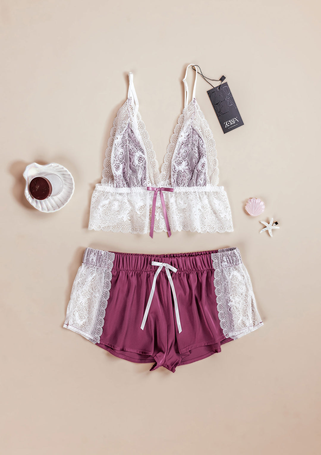 شورت ساتان بلمسة دانتيل أنيقة