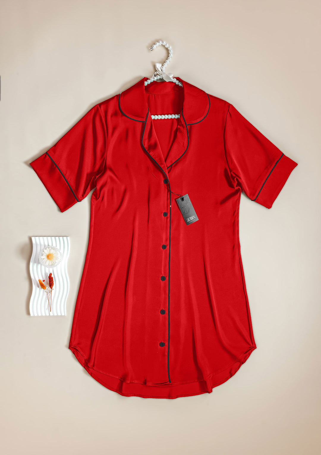 قميص ساتان بأزرار أمامية