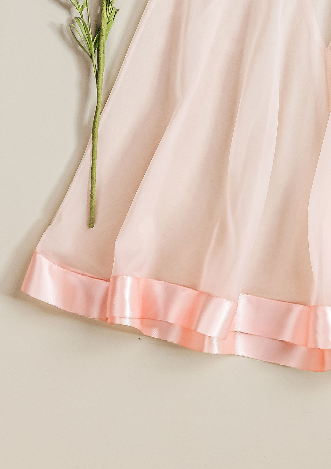 بيبي دول تول بحواف دانتيل