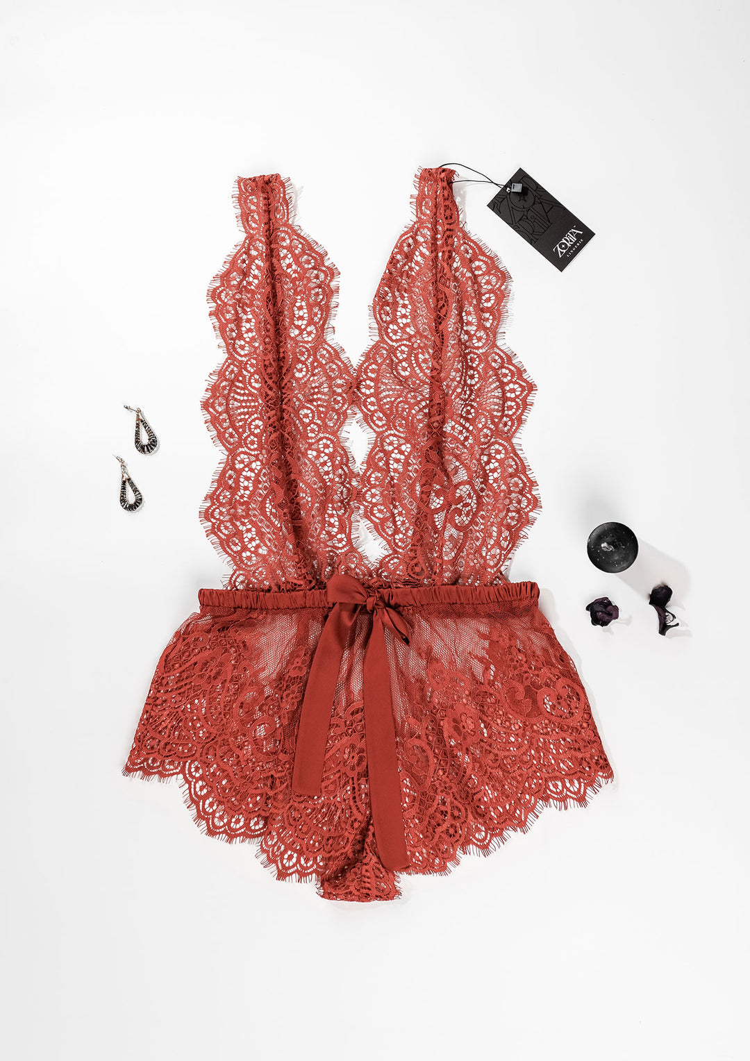 تيدي دانتيل بأشرطة