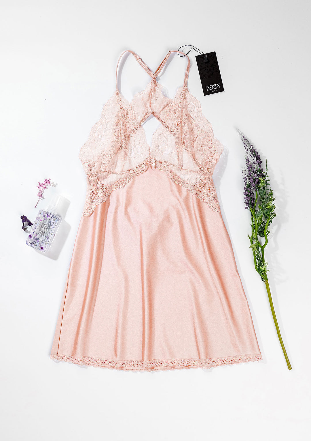 قميص نوم ساتان بلمسة دانتيل