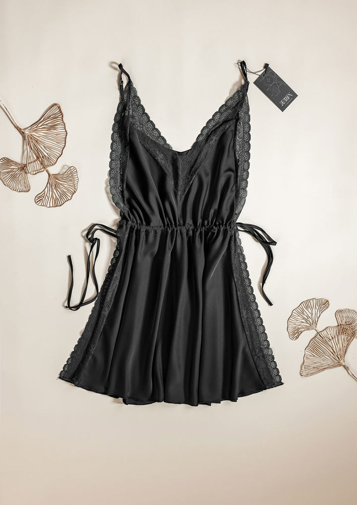 بيبي دول ساتان بحواف دانتيل