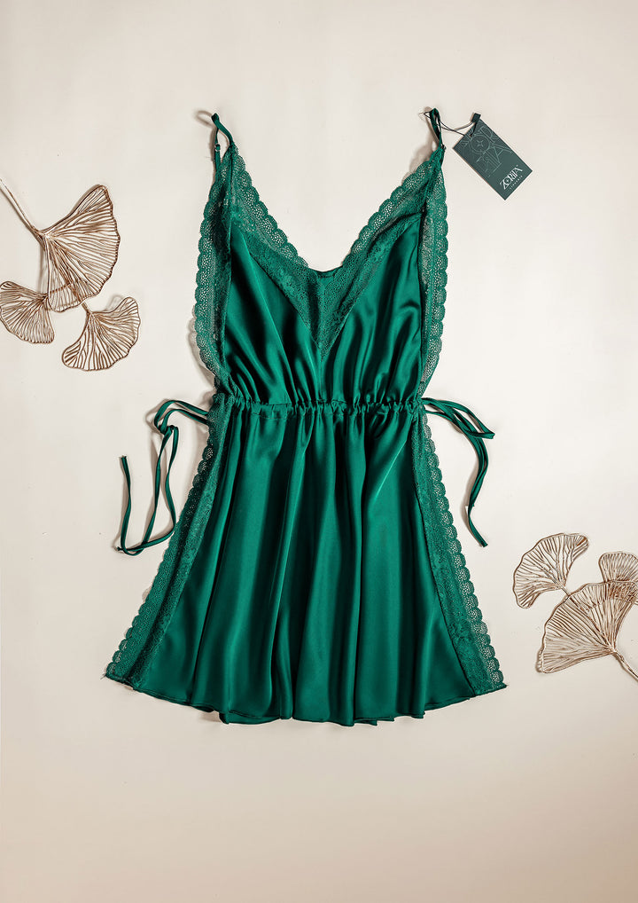 بيبي دول ساتان بحواف دانتيل