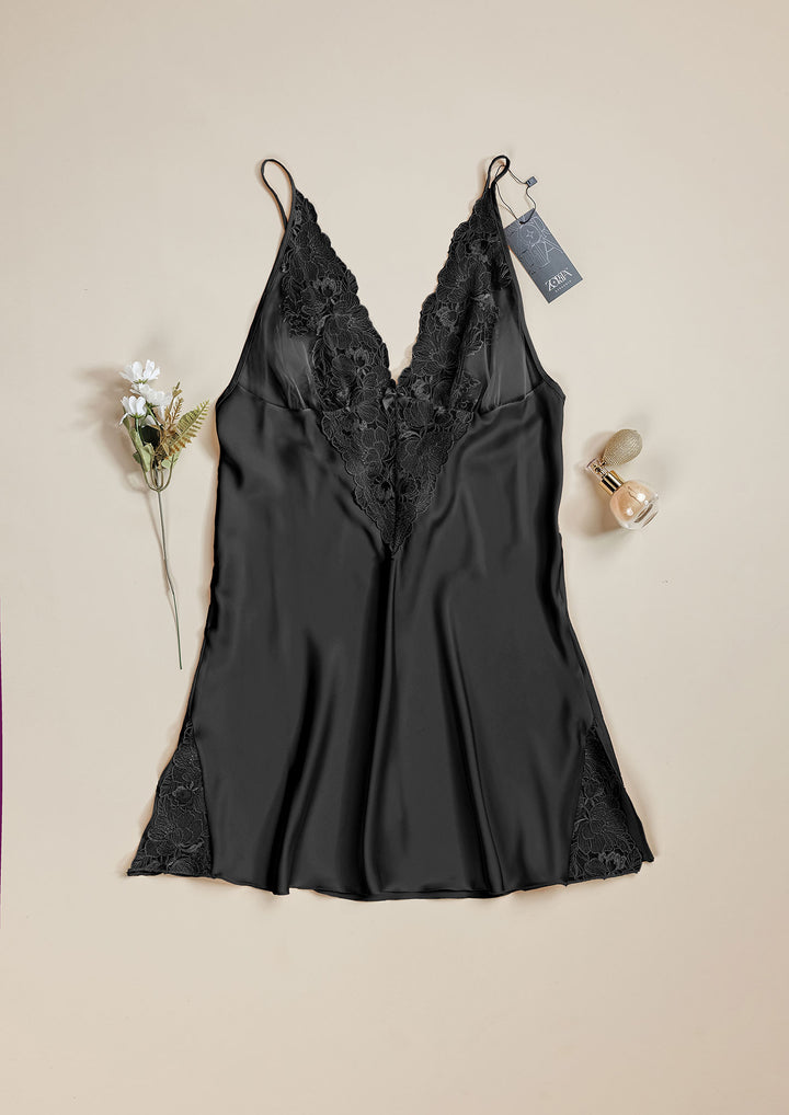 قميص نوم بيبي دول ساتان بلمسة دانتيل