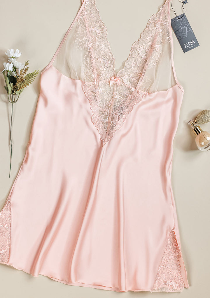 قميص نوم بيبي دول ساتان بلمسة دانتيل