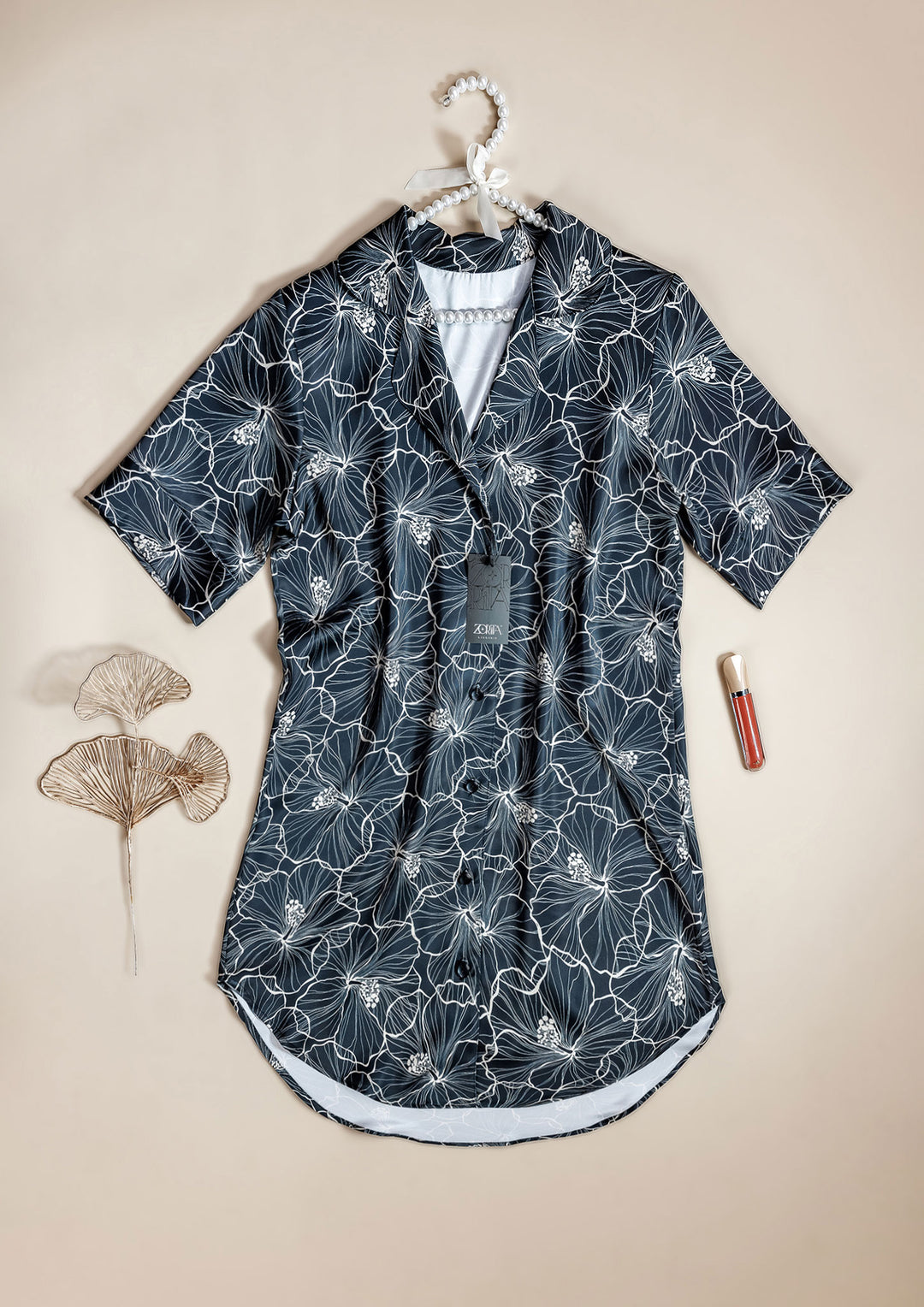 قميص ساتان بأزرار أمامية