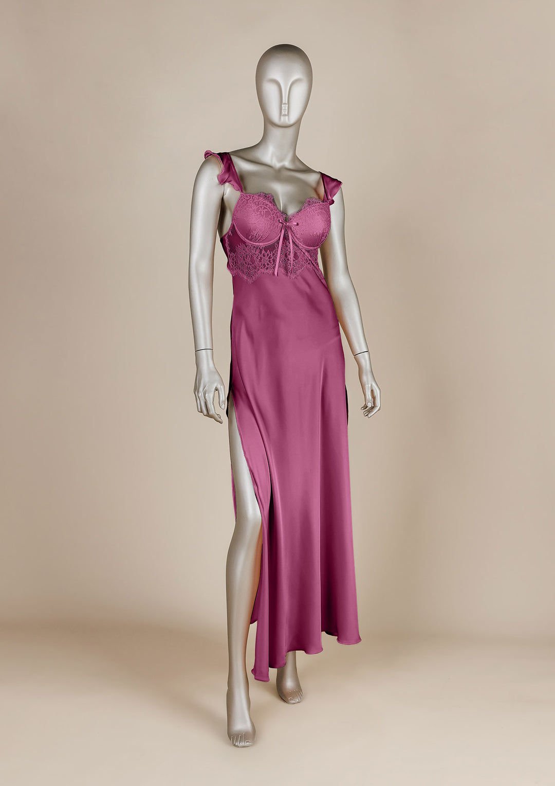 فستان ساتان بحواف دانتيل