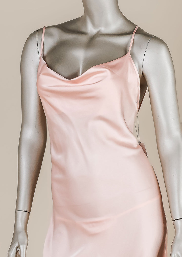 فستان ساتان بحواف دانتيل