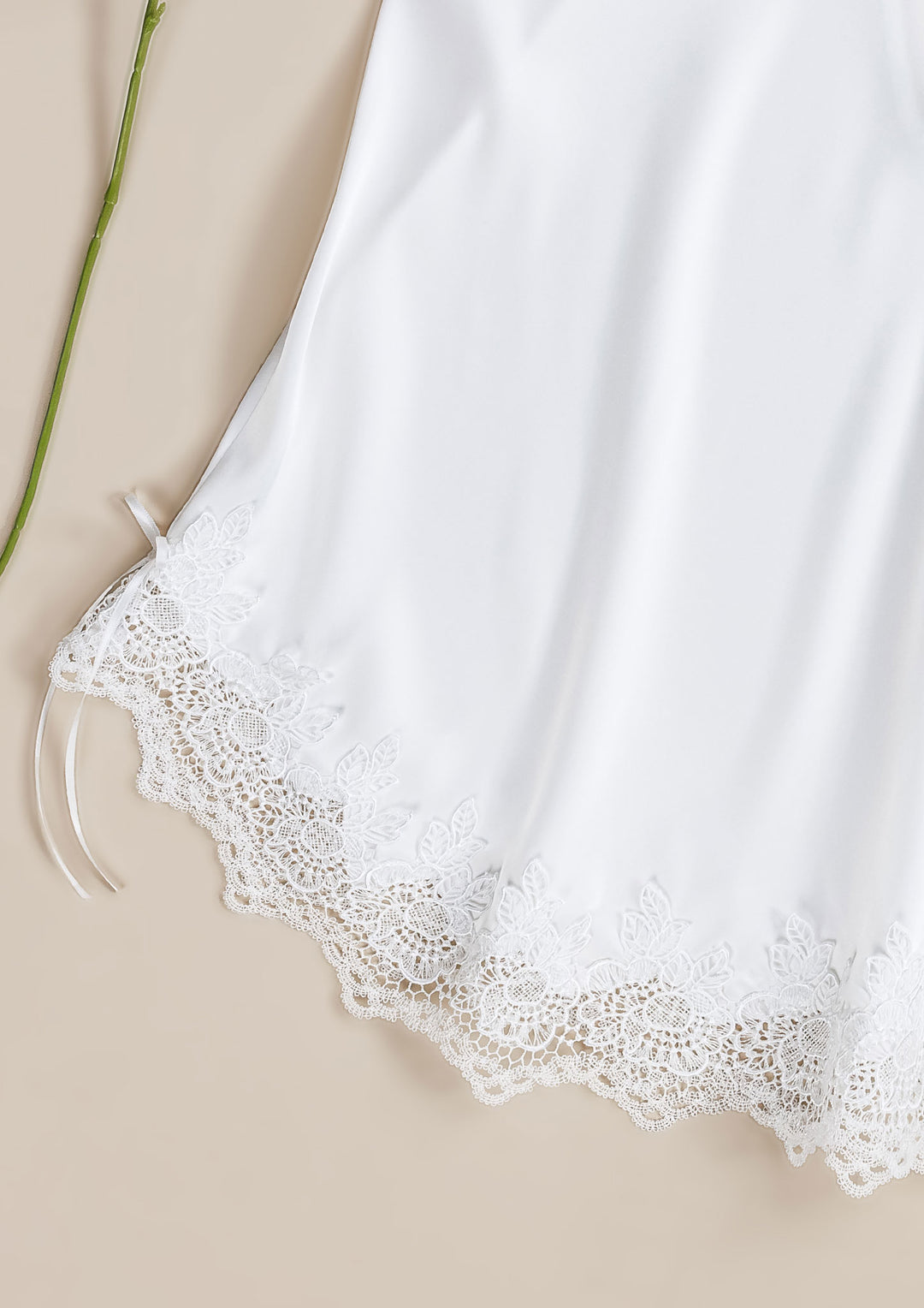 بيبي دول عرائسي بلمسة دانتيل