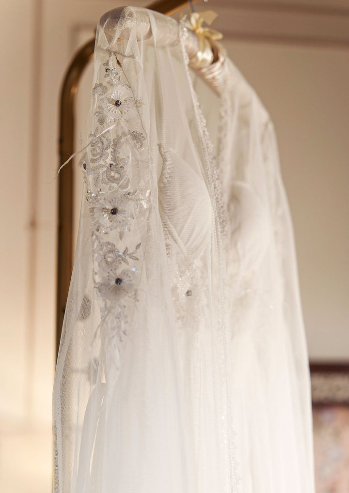 طقم لانجري ساتان للعروس