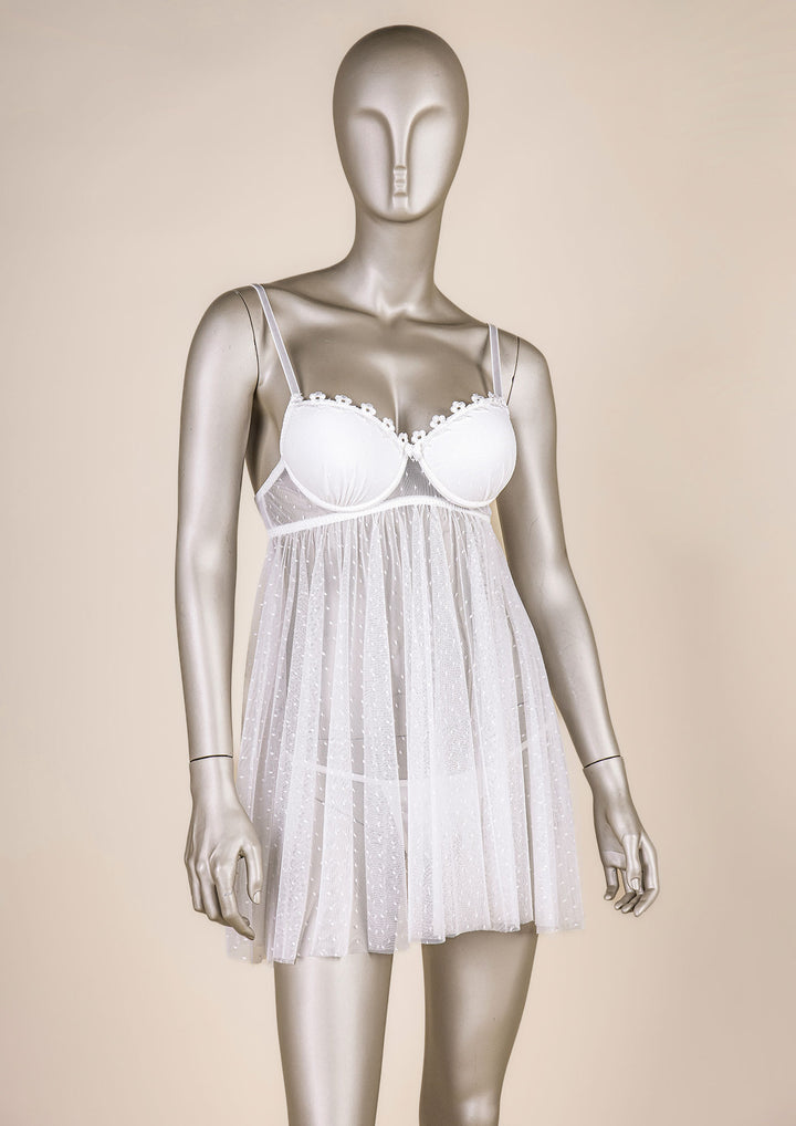 طقم لانجري عرائسي بلمسة دانتيل