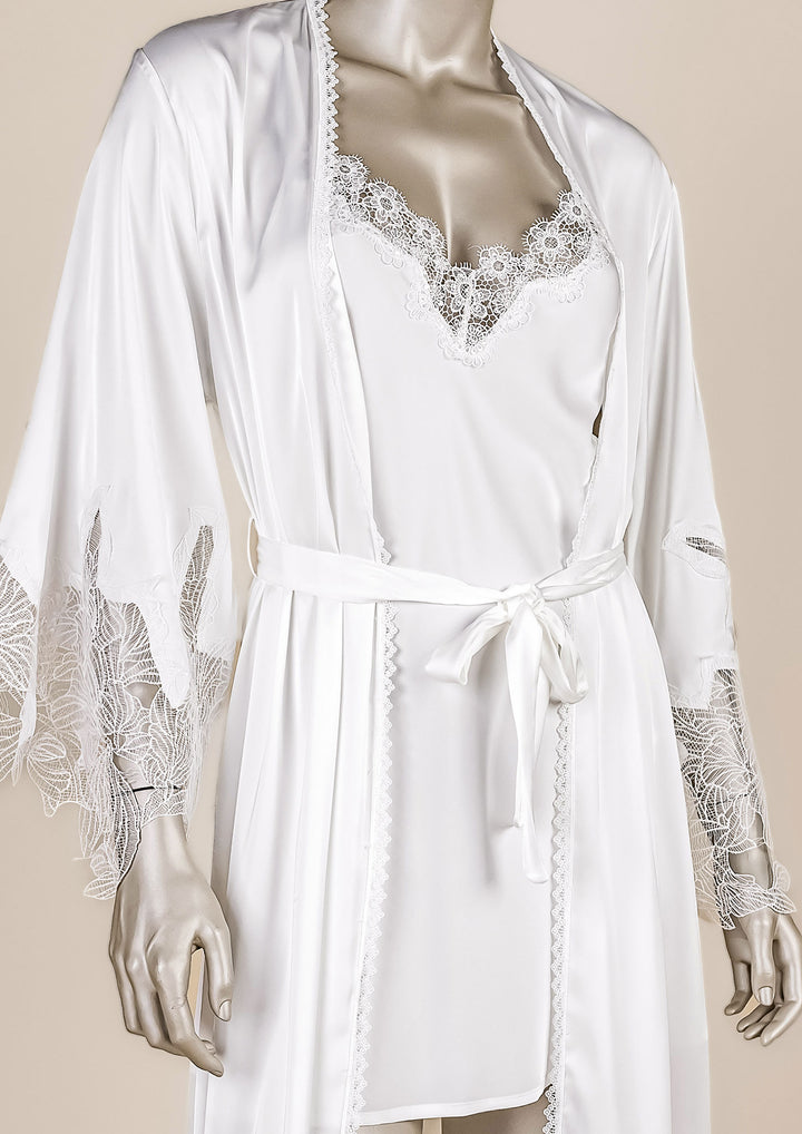 طقم روب و بيبي دول ساتان للعروس