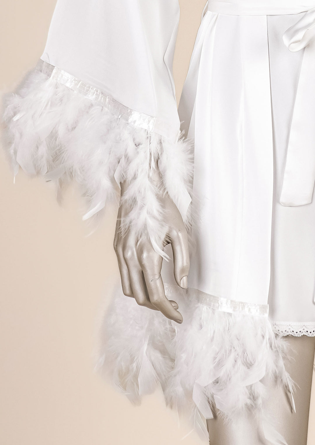 طقم عرائسي بلمسة ريش