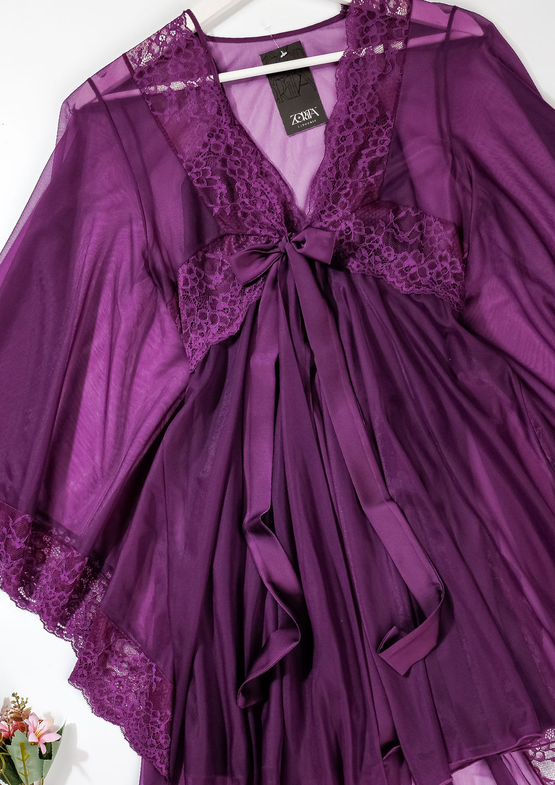 روب دانتيل بلمسة حريرية