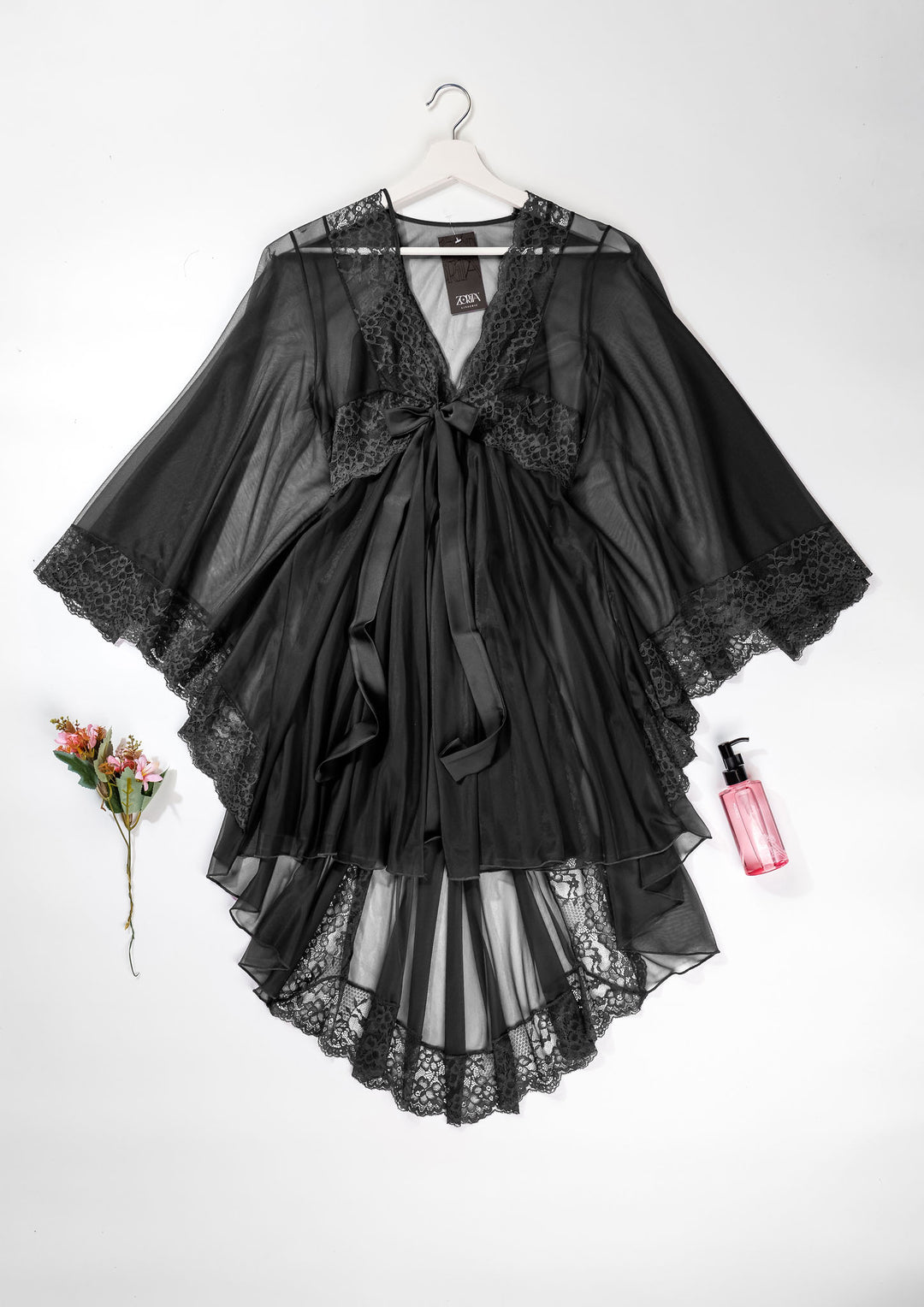 روب دانتيل بلمسة حريرية