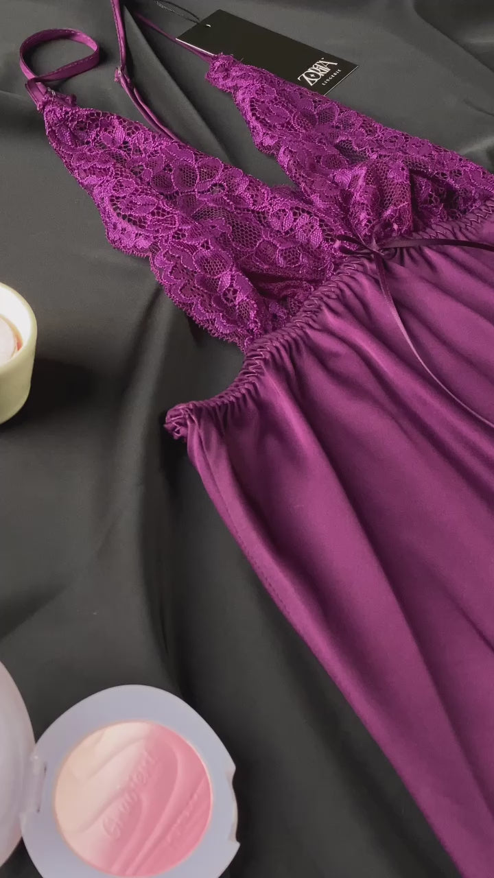 قميص ساتان بلمسة دانتيل