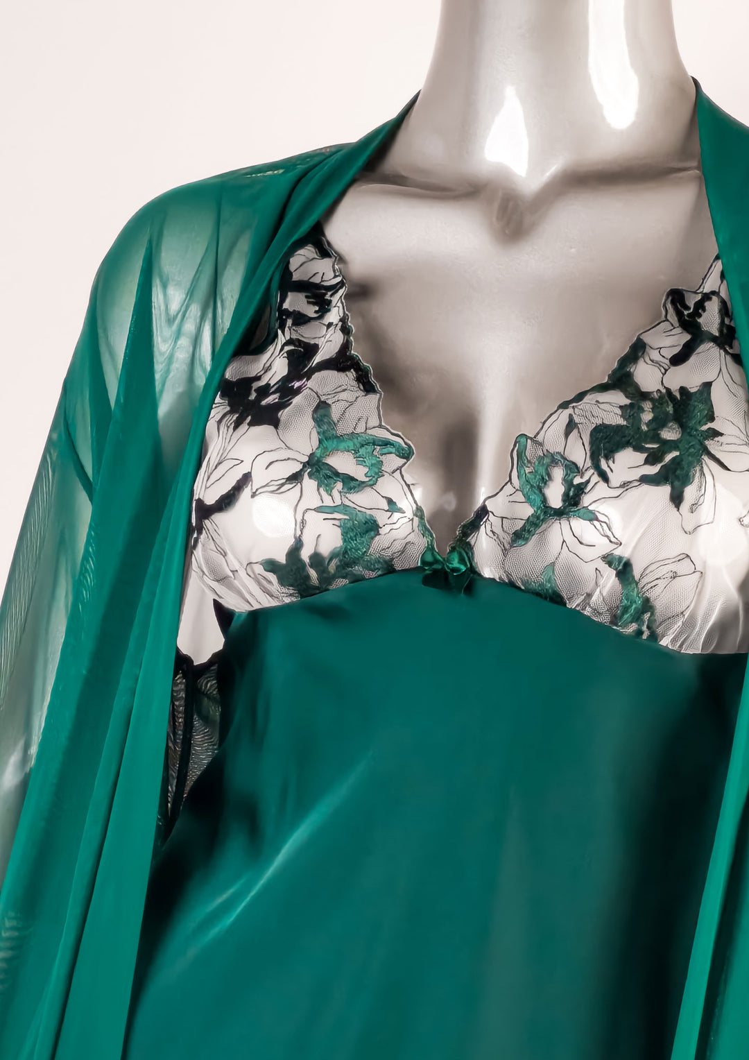 Sexy robe set with trim lace